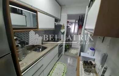 Imagem: O apartamento possui 3 Dormitórios, 1 Banheiro, 1 Vaga na garagem