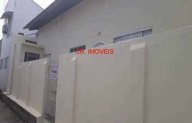 Imagem: A casa possui 3 Dormitórios, 1 Banheiro, 70m² de Área e