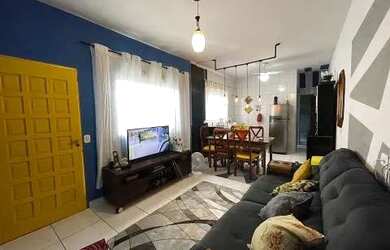 Imagem: A casa possui 2 Dormitórios, 1 Banheiro, 1 Vaga na garagem