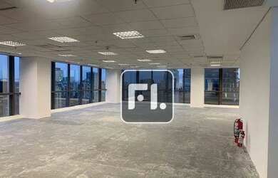 Imagem: O depósito possui 5 Vagas na garagem, 678m² de Área, Imóvel