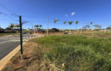 Imagem: O terreno possui 12m² de Área e Imóvel novo e está localizado