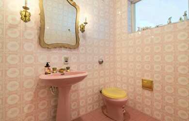 Imagem 8: Imóvel para venda possui 390 metros quadrados com 4 quartos em Seminário...