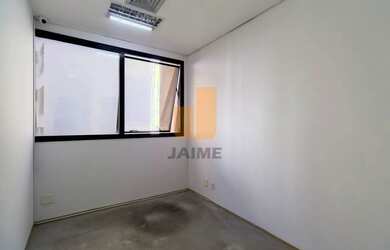 Imagem: O depósito possui 2 Vagas na garagem e 46m² de Área e está