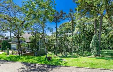 Imagem: O terreno possui 595m² de Área e está localizado em Canela