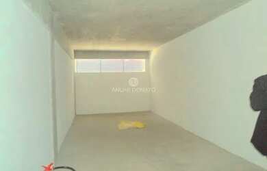 Imagem: O depósito possui 3 Vagas na garagem, 141m² de Área e está