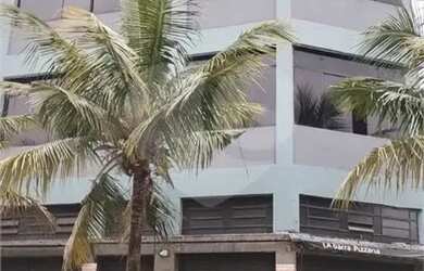 Imagem: O depósito possui 3 Vagas na garagem e 1200m² de Área e está