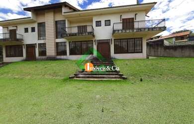 Imagem: A casa em condomínio possui 4 Dormitórios, 5 Banheiros, 5