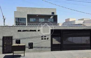 Imagem: A casae possui 1 Dormitório, 1 Banheiro, 1 Vaga na garagem