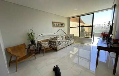 Imagem: A casa possui 3 Dormitórios, 1 Banheiro, 3 Vagas na garagem