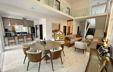 Imagem: A casa em condomínio possui 4 Dormitórios, 5 Banheiros e 300m²