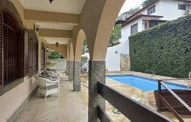 Imagem 3: Magnifica casa em condomínio fechado com 4 quartos 3 suítes, piscinão...