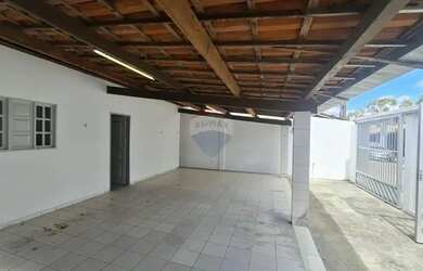 Imagem: A casa em condomínio possui 3 Dormitórios, 1 Banheiro, 5 Vagas