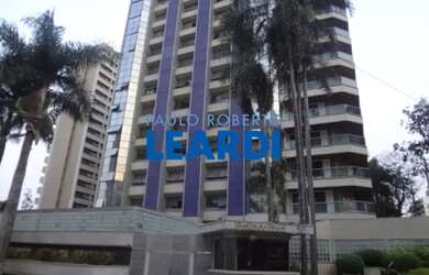 Imagem: O apartamento possui 4 Dormitórios, 5 Banheiros, 430m² de