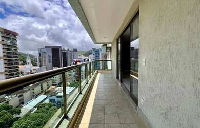 Imagem: O apartamento possui 4 Dormitórios, 1 Banheiro, 2 Vagas na