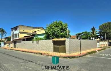 Imagem: A casa possui 2 Dormitórios, 2 Banheiros, 4 Vagas na garagem