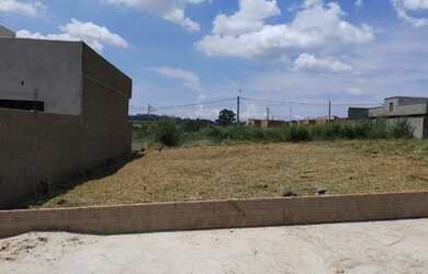 Imagem: O terreno possui 200m² de Área e Direto com o proprietário