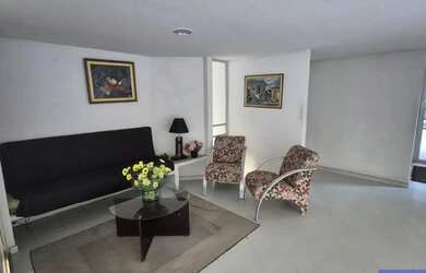 Imagem: O apartamento possui 3 Dormitórios, 1 Banheiro, 1 Vaga na garagem