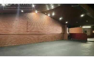 Imagem: O depósito possui 1 Vaga na garagem, 500m² de Área e está