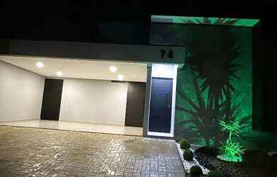 Imagem: A casa em condomínio possui 3 Dormitórios, 4 Banheiros, 2