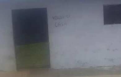 Imagem: A casa possui 2 Dormitórios, 1 Banheiro, 1m² de Área e está