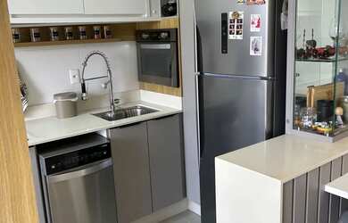 Imagem: O apartamento possui 2 Dormitórios, 2 Banheiros, 1 Vaga na