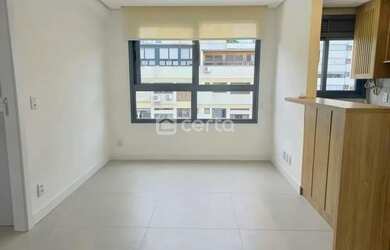 Imagem: O apartamento possui 1 Dormitório, 2 Banheiros, 1 Vaga na garagem