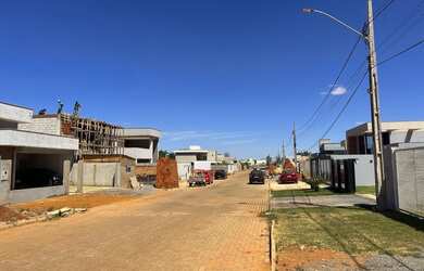 Imagem: O terreno possui 400m² de Área e está localizado em Setor