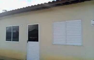 Imagem: A casa possui 2 Dormitórios, 1 Banheiro e está localizado