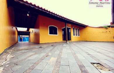 Imagem: A casa possui 3 Dormitórios, 3 Banheiros, 5 Vagas na garagem