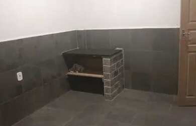 Imagem: A kitnet possui 1 Banheiro, 1 Vaga na garagem e 30m² de Área