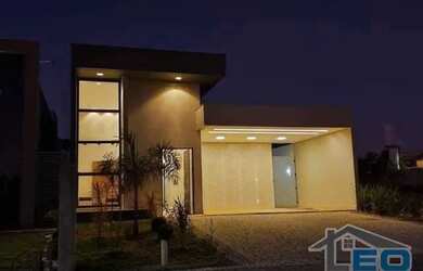 Imagem: A casa em condomínio possui 3 Dormitórios, 4 Banheiros, 400m²