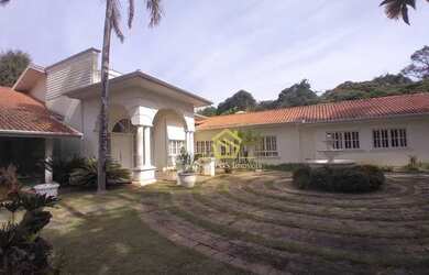 Imagem: A casa em condomínio possui 4 Dormitórios, 5 Banheiros, 5