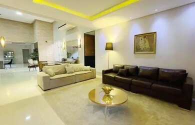 Imagem: A casa em condomínio para alugar possui 4 Dormitórios, 5 Banheiros