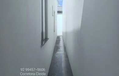 Imagem: A casa possui 3 Dormitórios, 2 Banheiros, 2 Vagas na garagem