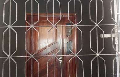 Imagem: A casa possui 1 Dormitório, 1 Banheiro e está localizado em