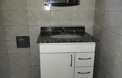 Imagem: A casa possui 2 Dormitórios, 2 Banheiros, 1 Vaga na garagem