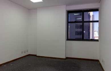 Imagem: O depósito possui 372m² de Área e está localizado em Santo