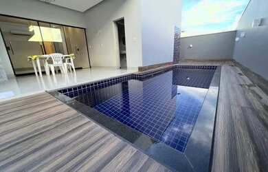 Imagem: A casa em condomínio possui 3 Dormitórios, 3 Banheiros, 3