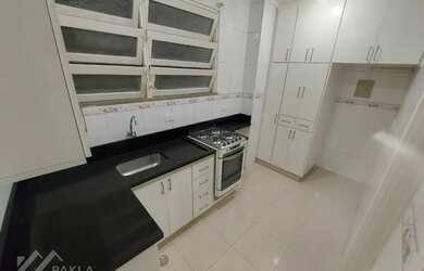 Imagem: O apartamento possui 1 Dormitório, 1 Banheiro, 1 Vaga na garagem