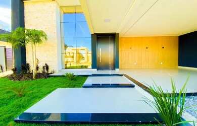 Imagem: A casa possui 3 Dormitórios, 4 Banheiros, 2 Vagas na garagem