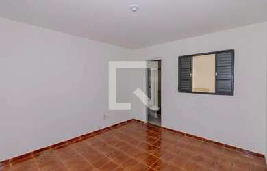 Imagem: A casa possui 1 Dormitório, 1 Banheiro, 37m² de Área e está