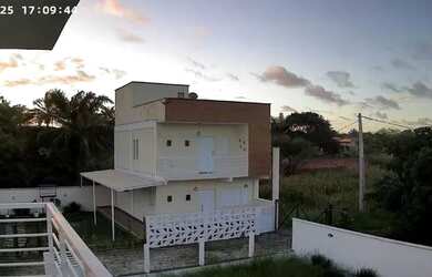 Imagem: A casa possui 4 Dormitórios, 5 Banheiros, 2 Vagas na garagem