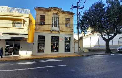 Imagem: A casa possui 3 Dormitórios, 1 Banheiro, 145m² de Área e