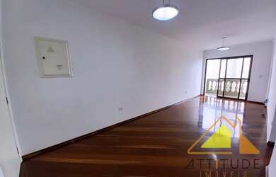 Imagem: O apartamento possui 3 Dormitórios, 1 Banheiro, 2 Vagas na