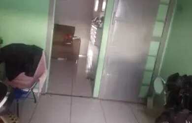 Imagem: A casa possui 2 Dormitórios, 1 Banheiro, 1 Vaga na garagem