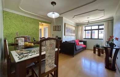 Imagem: O apartamento possui 3 Dormitórios, 1 Banheiro, 1 Vaga na garagem