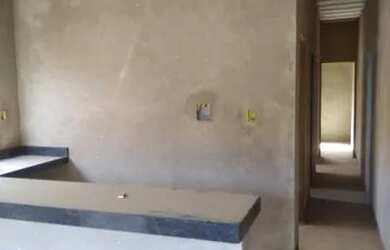 Imagem: A casa possui 3 Dormitórios, 1 Banheiro, 3 Vagas na garagem