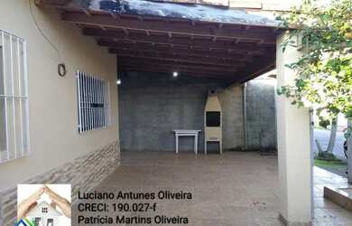 Imagem: A casa possui 2 Dormitórios, 1 Banheiro, 3 Vagas na garagem