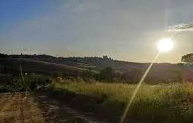 Imagem: O terreno possui 700m² de Área e está localizado em Jardim