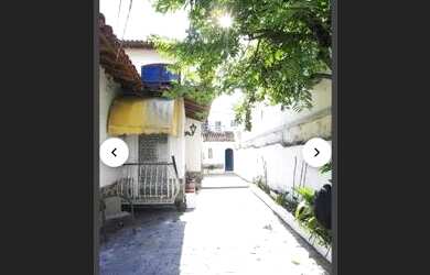 Imagem: A casa em condomínio possui 4 Dormitórios, 2 Banheiros, 220m²